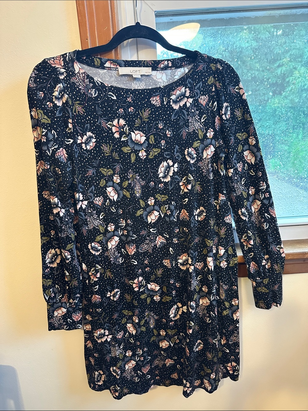 LOFT Black Floral Long Sleeve Tunic Dress - stretchy w button detail on sleeve